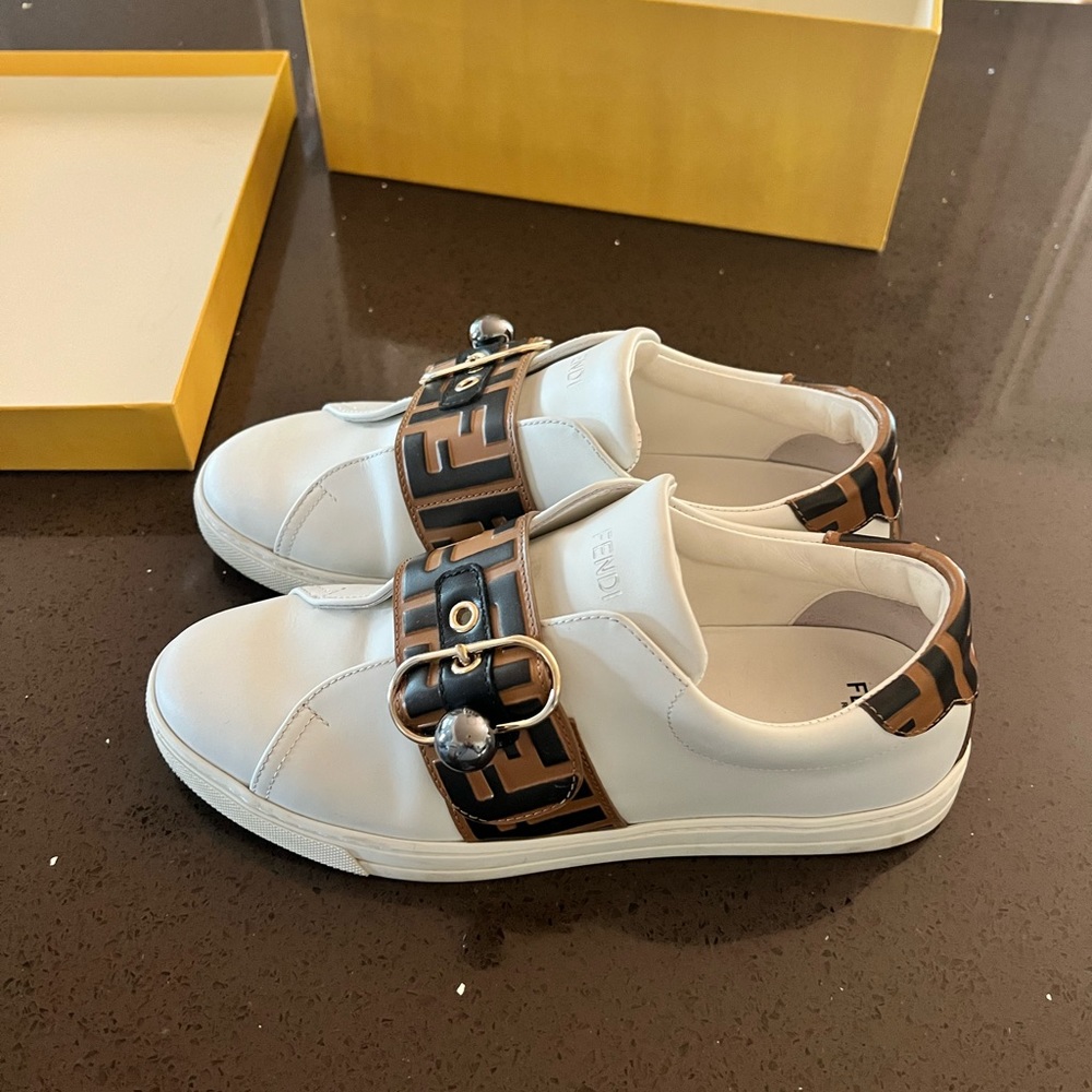Fendi Pearland Leather Low-Top Sneakers - Picture 5 of 5